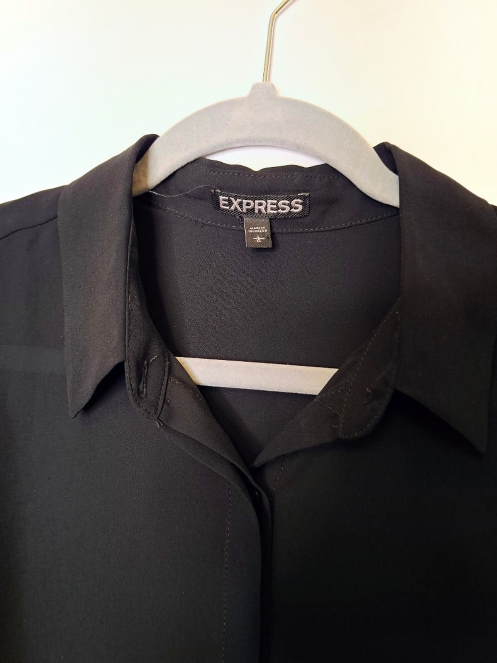 Express Sheer Cold Shoulder Button-Front Blouse - Picture 4 of 4